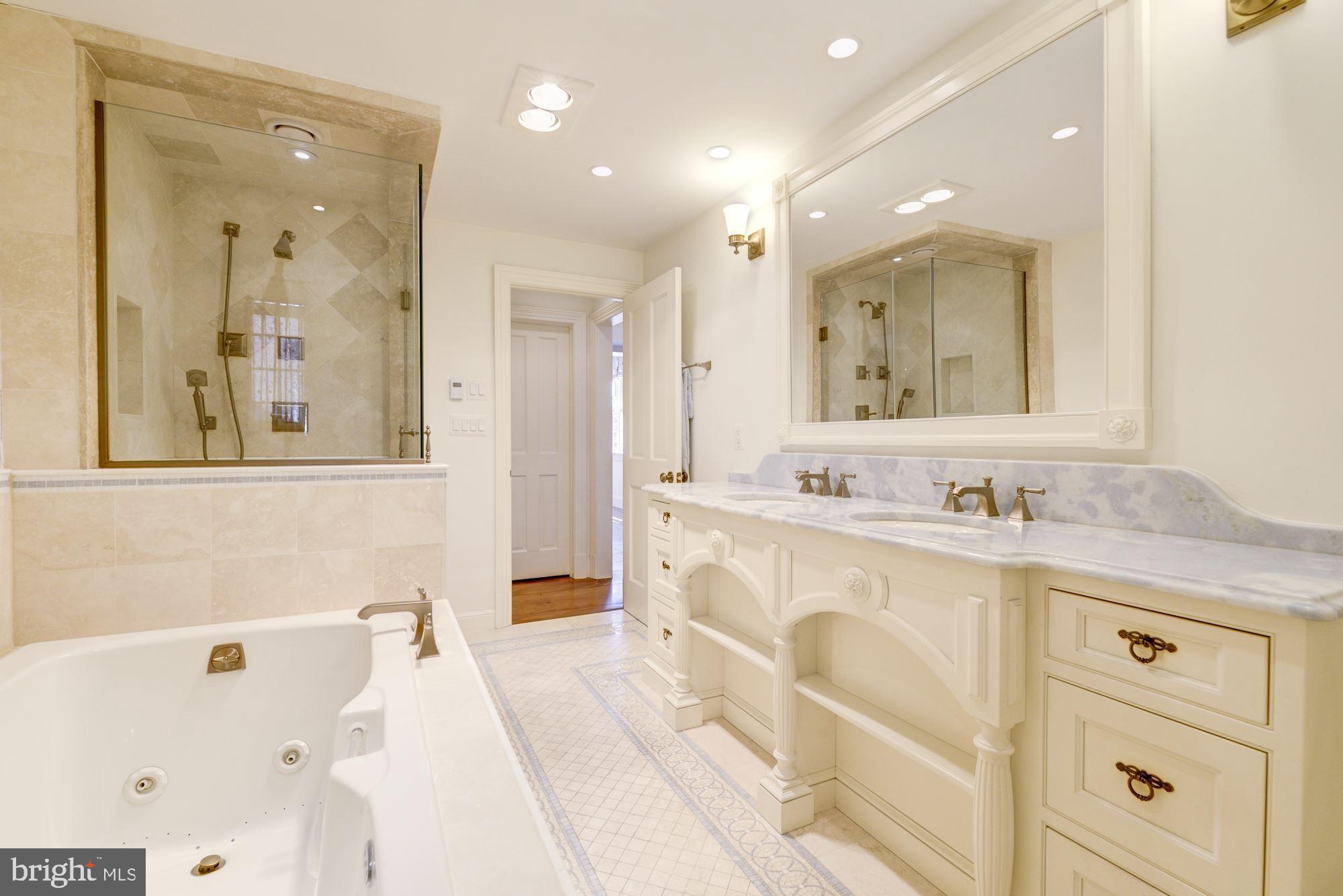 3330 Reservoir Road Northwest Washington, DC 20007 - Photo 14 of 25 EN SUITE MASTER BATHROOM W/ SOAKING TUB