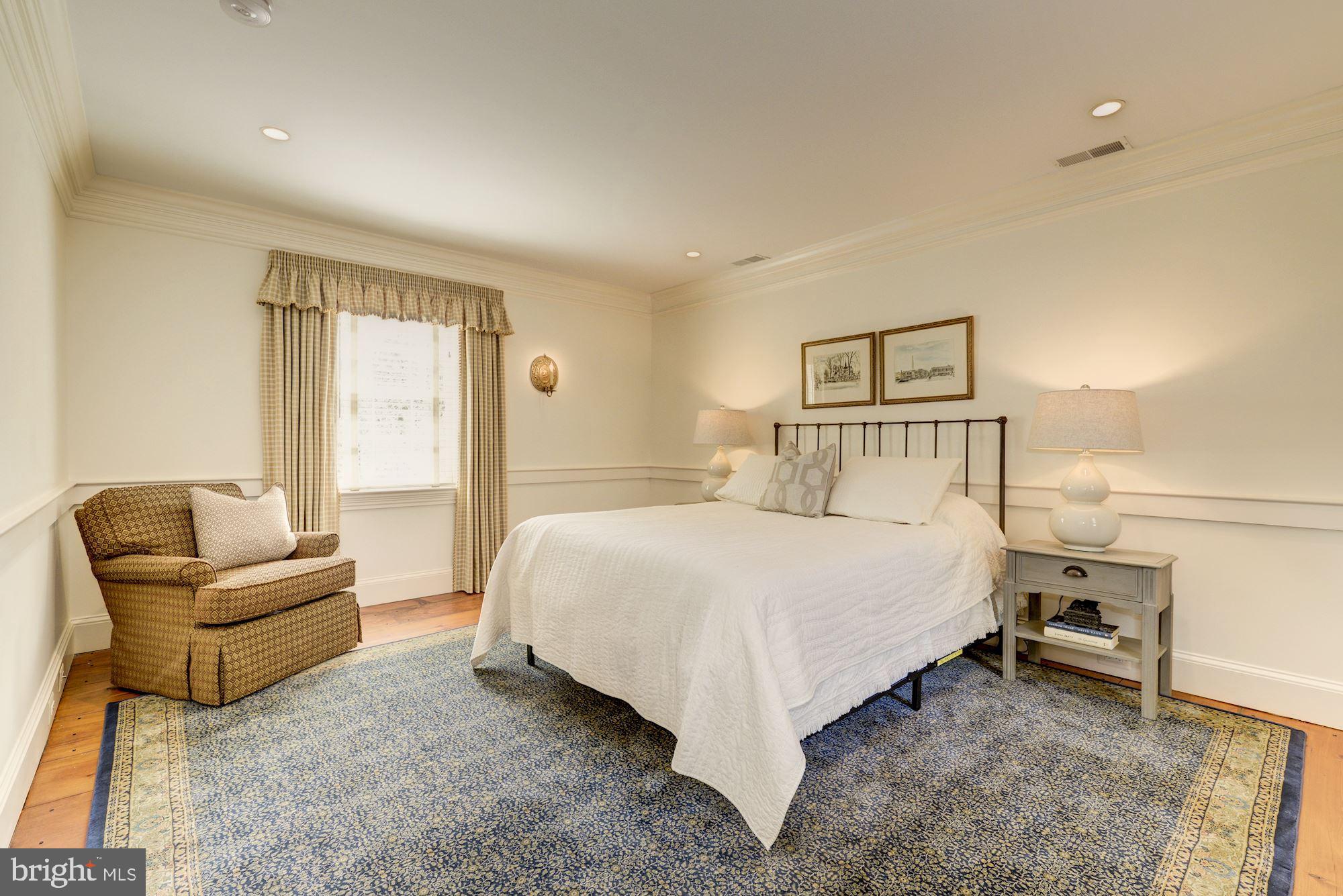 3330 Reservoir Road Northwest Washington, DC 20007 - Photo 15 of 25 ADDITIONAL BEDROOM SUITE