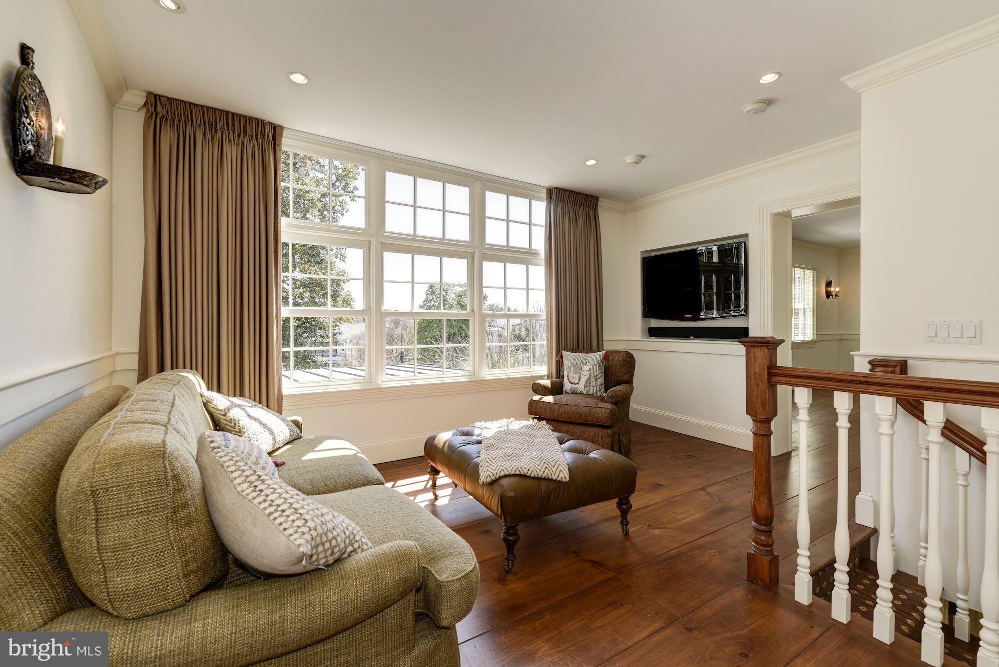 3330 Reservoir Road Northwest Washington, DC 20007 - Photo 16 of 25 THIRD LEVEL SITTING ROOM W/ VIEWS