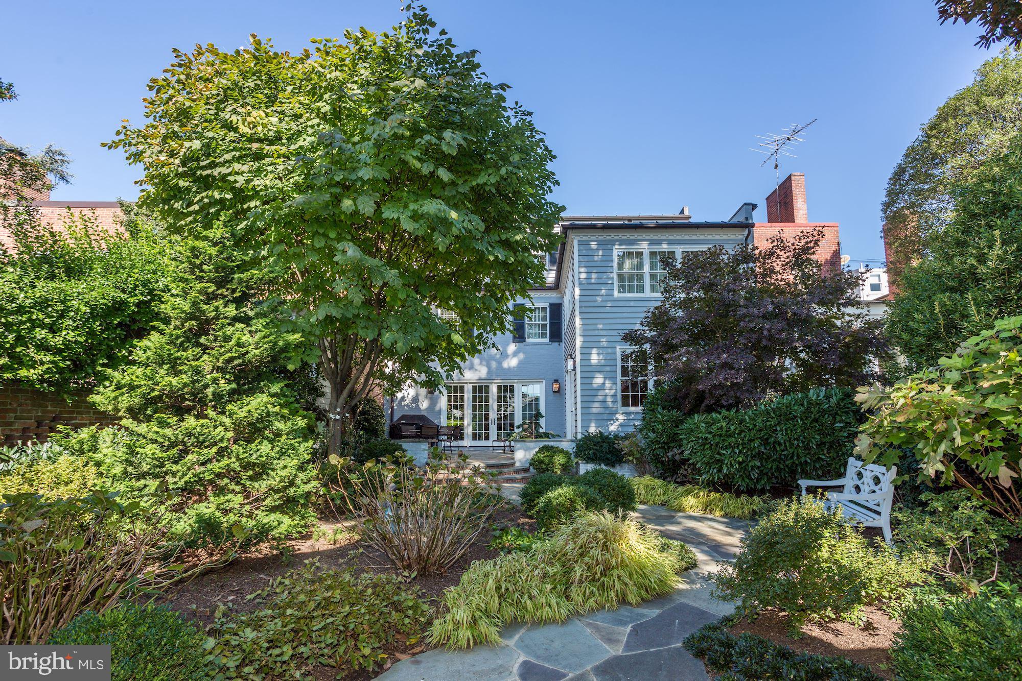 3330 Reservoir Road Northwest Washington, DC 20007 - Photo 21 of 25 EXPANSIVE PRIVATE YARD