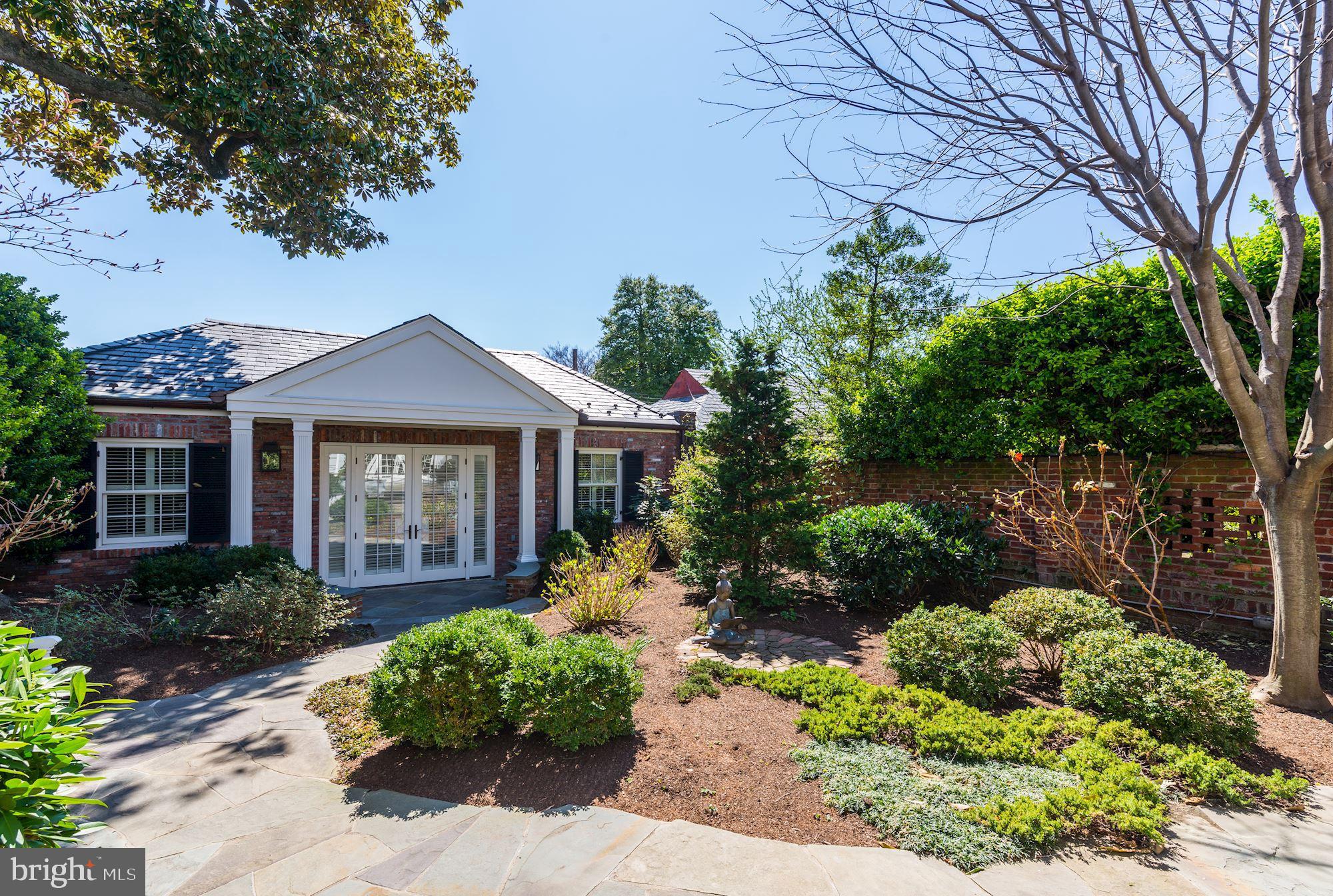 3330 Reservoir Road Northwest Washington, DC 20007 - Photo 22 of 25 PROFESSIONALLY LANDSCAPED YARD & GARDENS