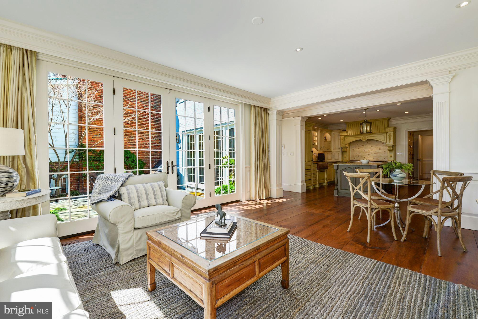 3330 Reservoir Road Northwest Washington, DC 20007 - Photo 8 of 25 FAMILY ROOM ADJACENT TO KITCHEN