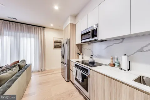 $599,000 | 2216 40th Place Northwest, Unit 2, Washington, DC 20007