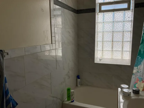 $1,895 | 328 East Knapp Street, Milwaukee, WI 53202