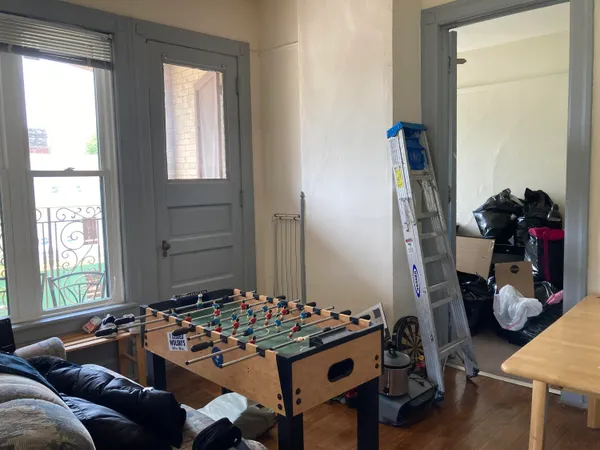 $1,895 | 328 East Knapp Street, Milwaukee, WI 53202