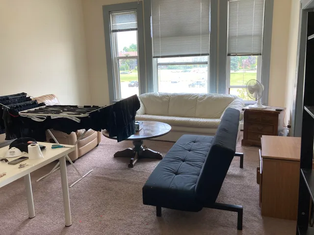 $2,350 | 328 East Knapp Street, Milwaukee, WI 53202