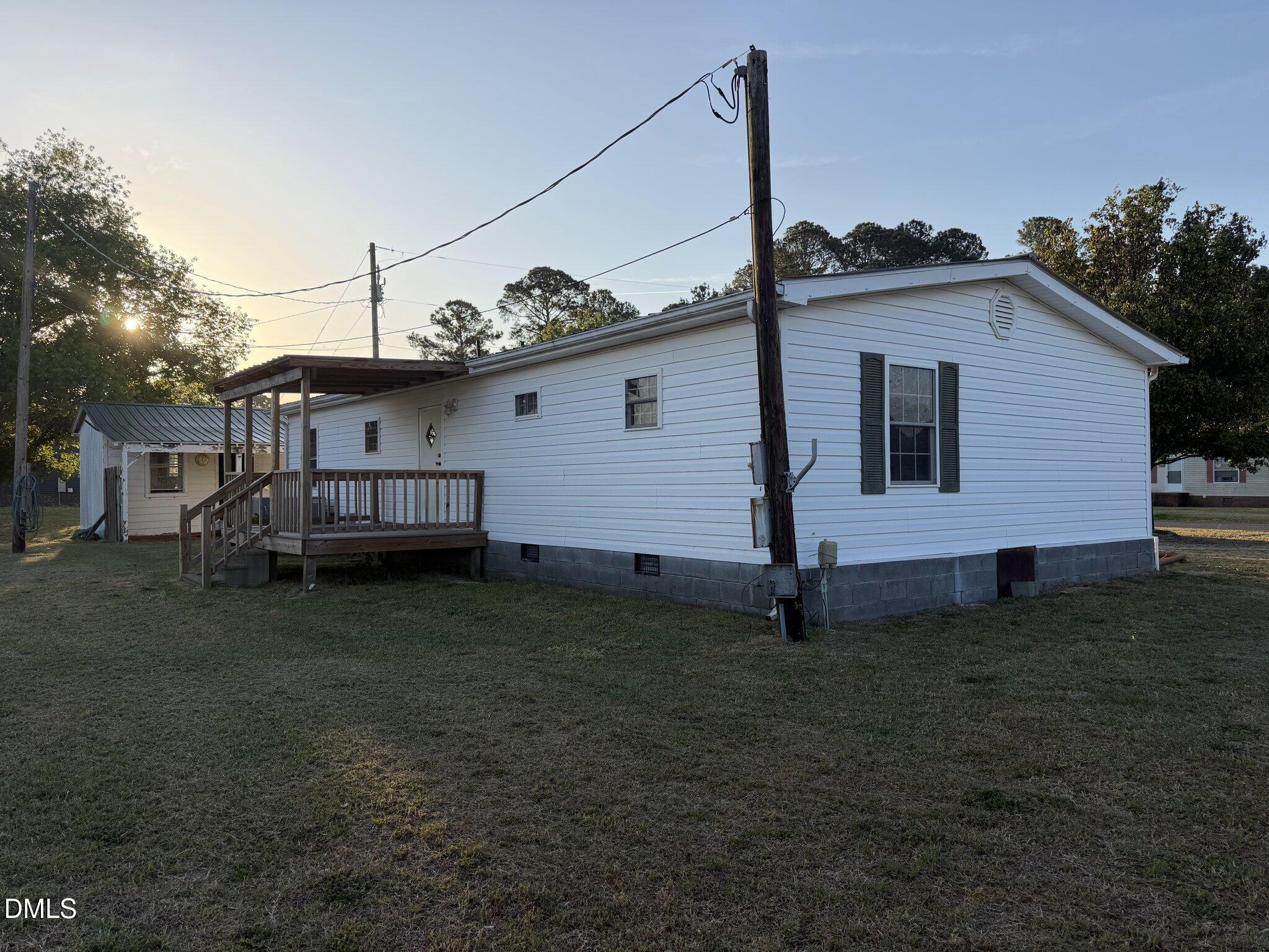 173 Lewis Iley Tew Road Dunn, NC 28334 - Photo 3 of 17 Exterior side view