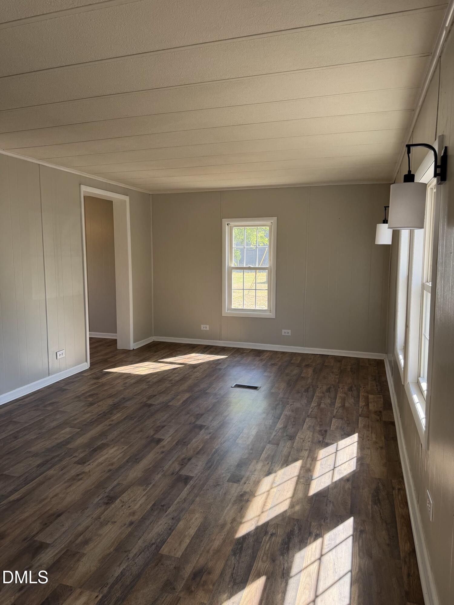 173 Lewis Iley Tew Road Dunn, NC 28334 - Photo 7 of 17 Living area view