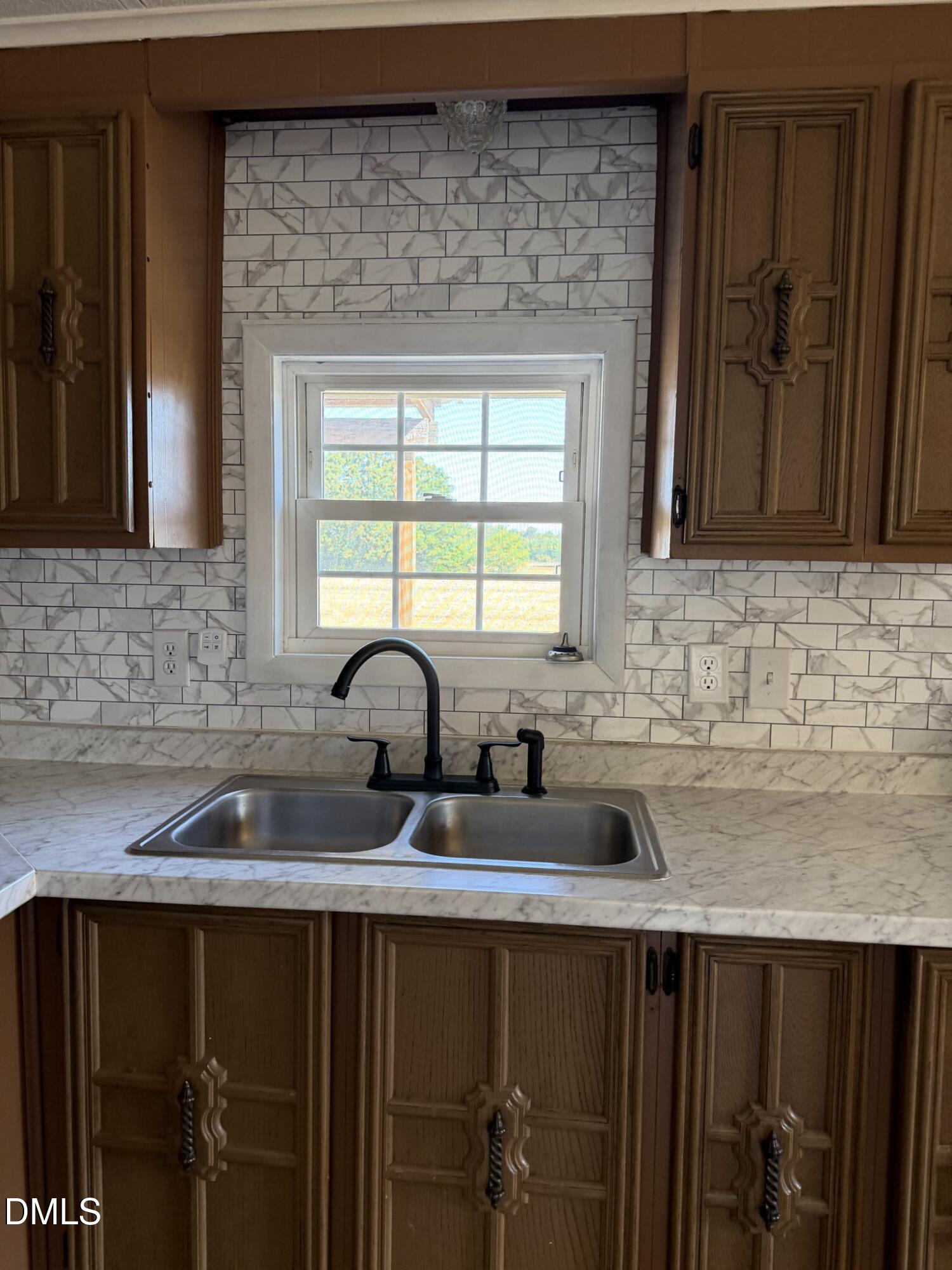 173 Lewis Iley Tew Road Dunn, NC 28334 - Photo 9 of 17 Kitchen