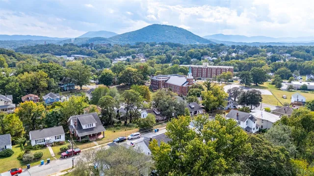 $225,000 | 1440 Greenbrier Avenue Southeast, Roanoke, VA 24013