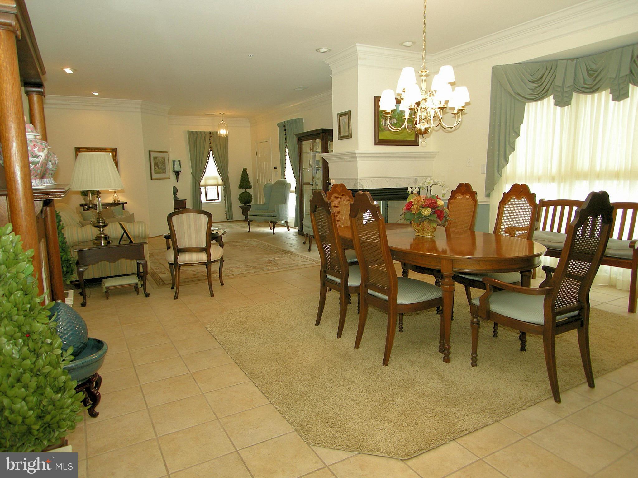 332 Colony Point Place Edgewater, MD 21037 - Photo 4 of 18 Living Room