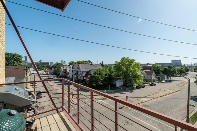 $3,000 | 215 West Maple Street, Unit 312, Milwaukee, WI 53204