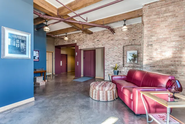 $3,000 | 215 West Maple Street, Unit 312, Milwaukee, WI 53204