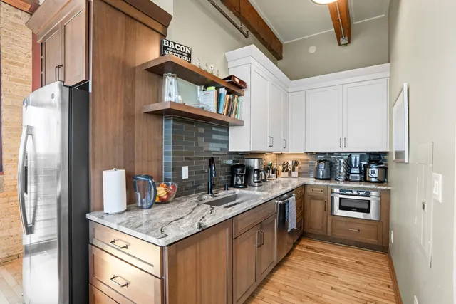 $3,000 | 215 West Maple Street, Unit 312, Milwaukee, WI 53204