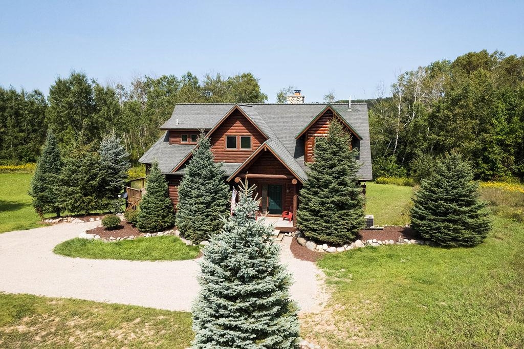 509 North Advance Road Boyne City, MI 49712 - Photo 3 of 39