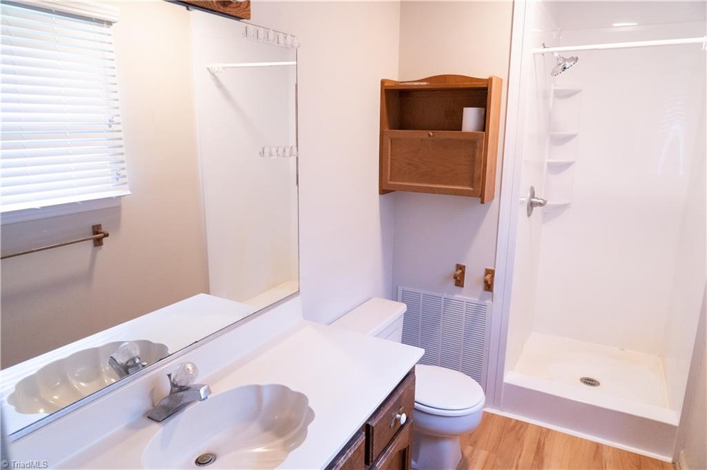 5904 Drake Road Greensboro, NC 27406 - Photo 13 of 17 Bathroom