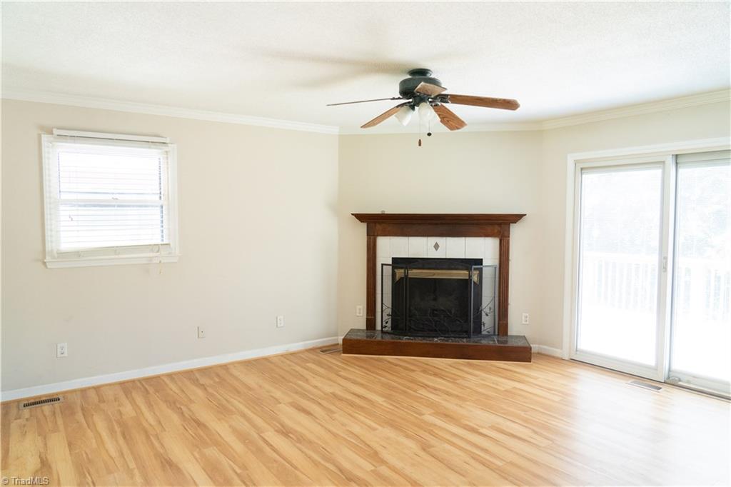 5904 Drake Road Greensboro, NC 27406 - Photo 10 of 17 Living Area