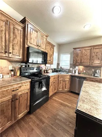 $525,000 | 312 Southeast Battery Drive, Lee's Summit, MO 64063