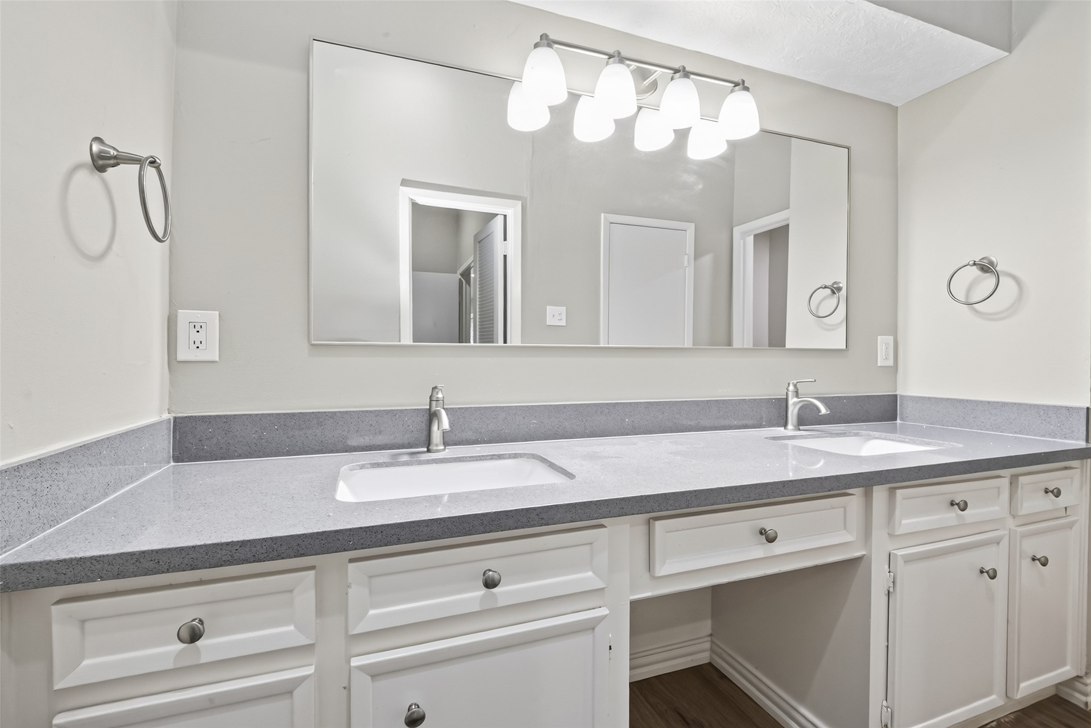 6122 Sanford Road Houston, TX 77096 - Photo 26 of 49