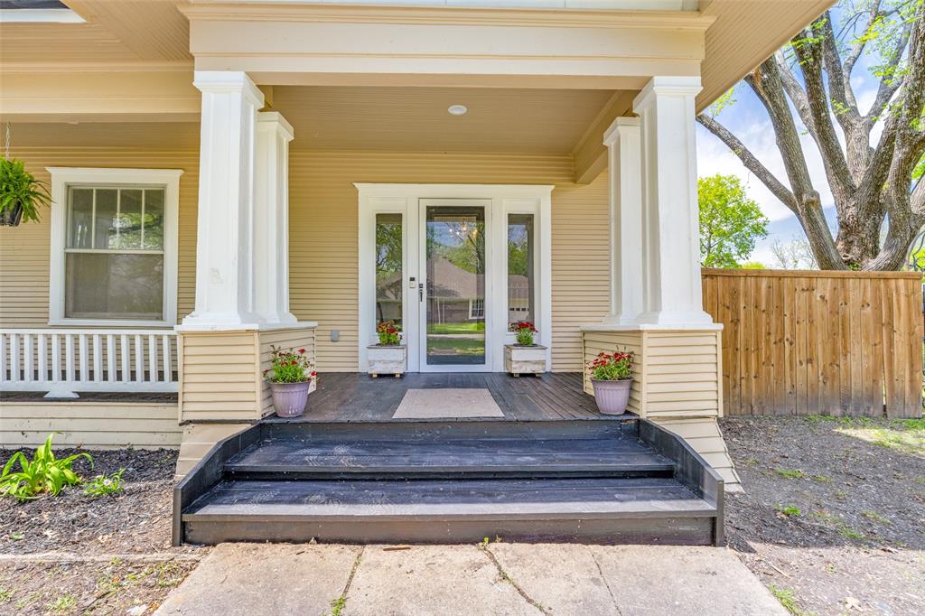 901 North Main Street Leonard, TX 75452 - Photo 2 of 25 a front view of a house with a garden