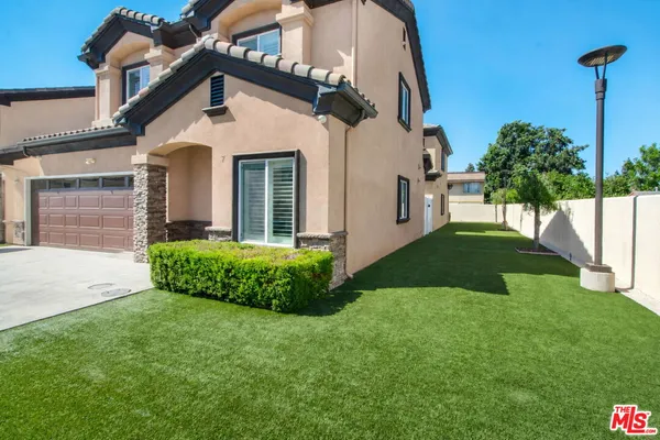 $648,000 | 6522 Walker Avenue, Unit 7, Bell, CA 90201