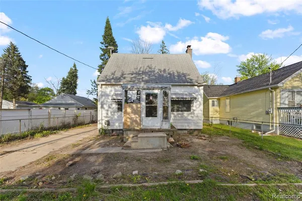 $49,900 | 3713 Lowcroft Avenue, Lansing, MI 48910