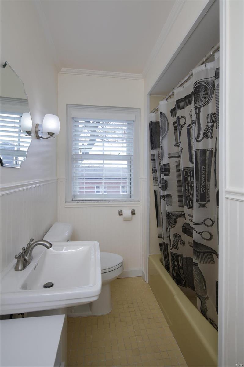 925 South Hanley Road, Unit A St. Louis, MO 63105 - Photo 10 of 11 Gallery Image 10