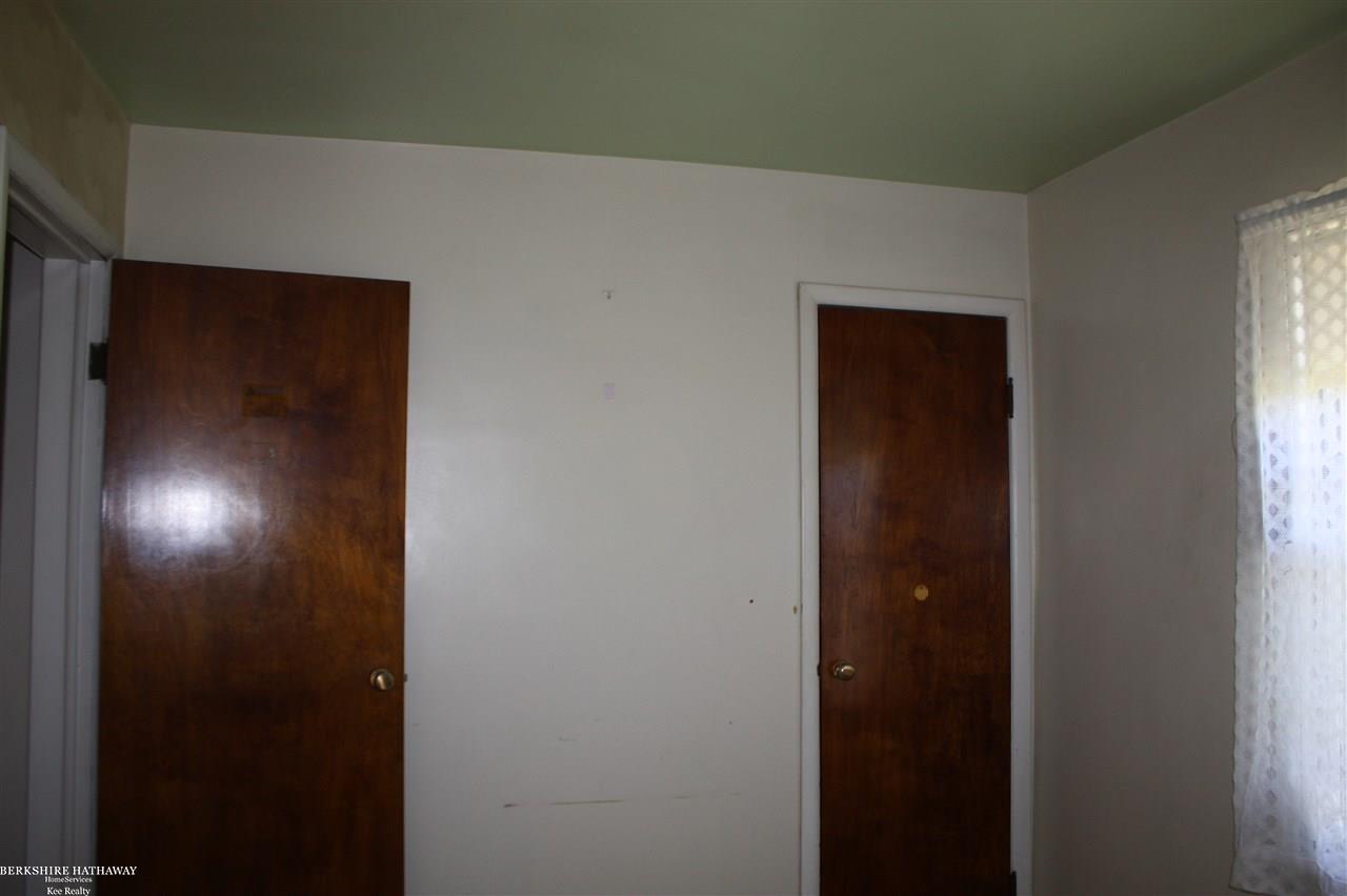 65350 Romeo Plank Road Ray, MI 48096 - Photo 16 of 44 Bedroom 1