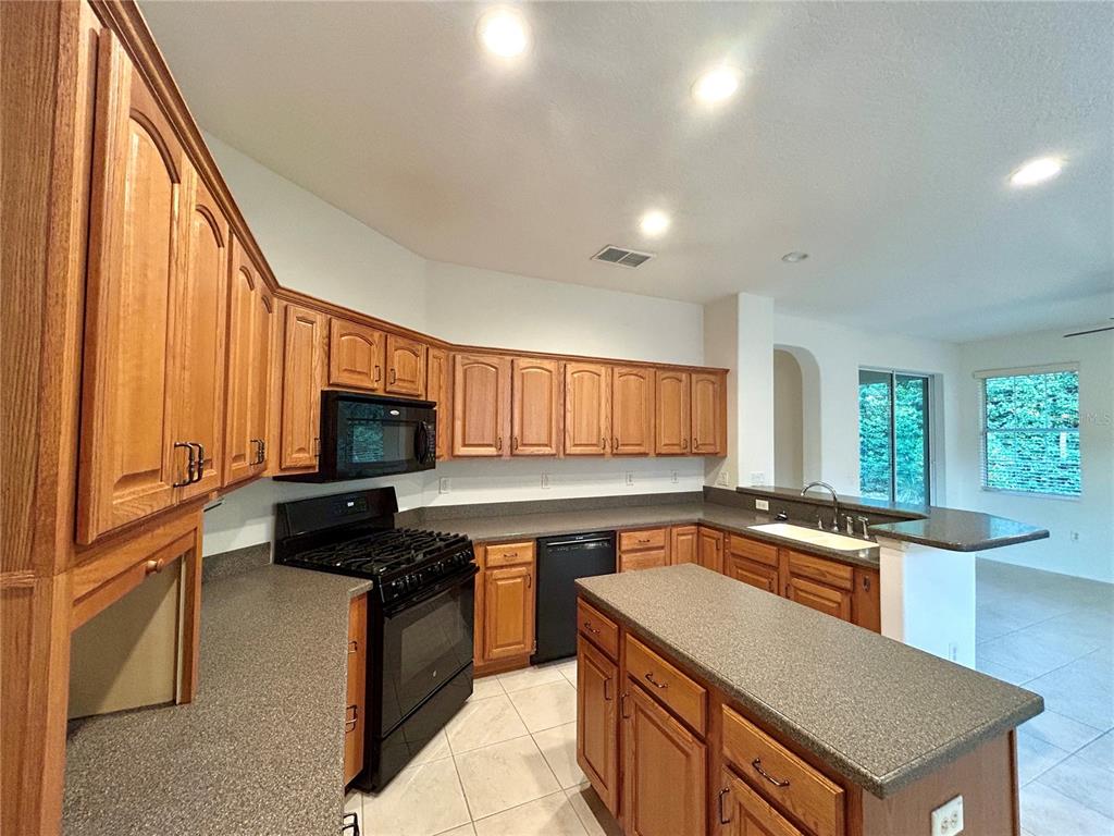 8368 Southwest 79th Circle Ocala, FL 34476 - Photo 5 of 18