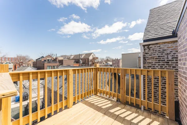 $5,900 | 1725 North Honore Street, Unit 2R, Chicago, IL 60622
