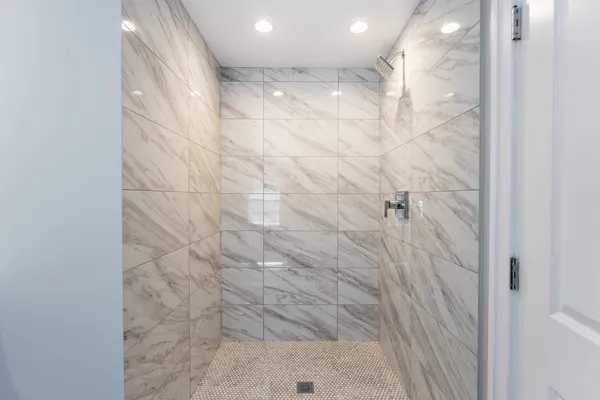 $5,900 | 1725 North Honore Street, Unit 2R, Chicago, IL 60622