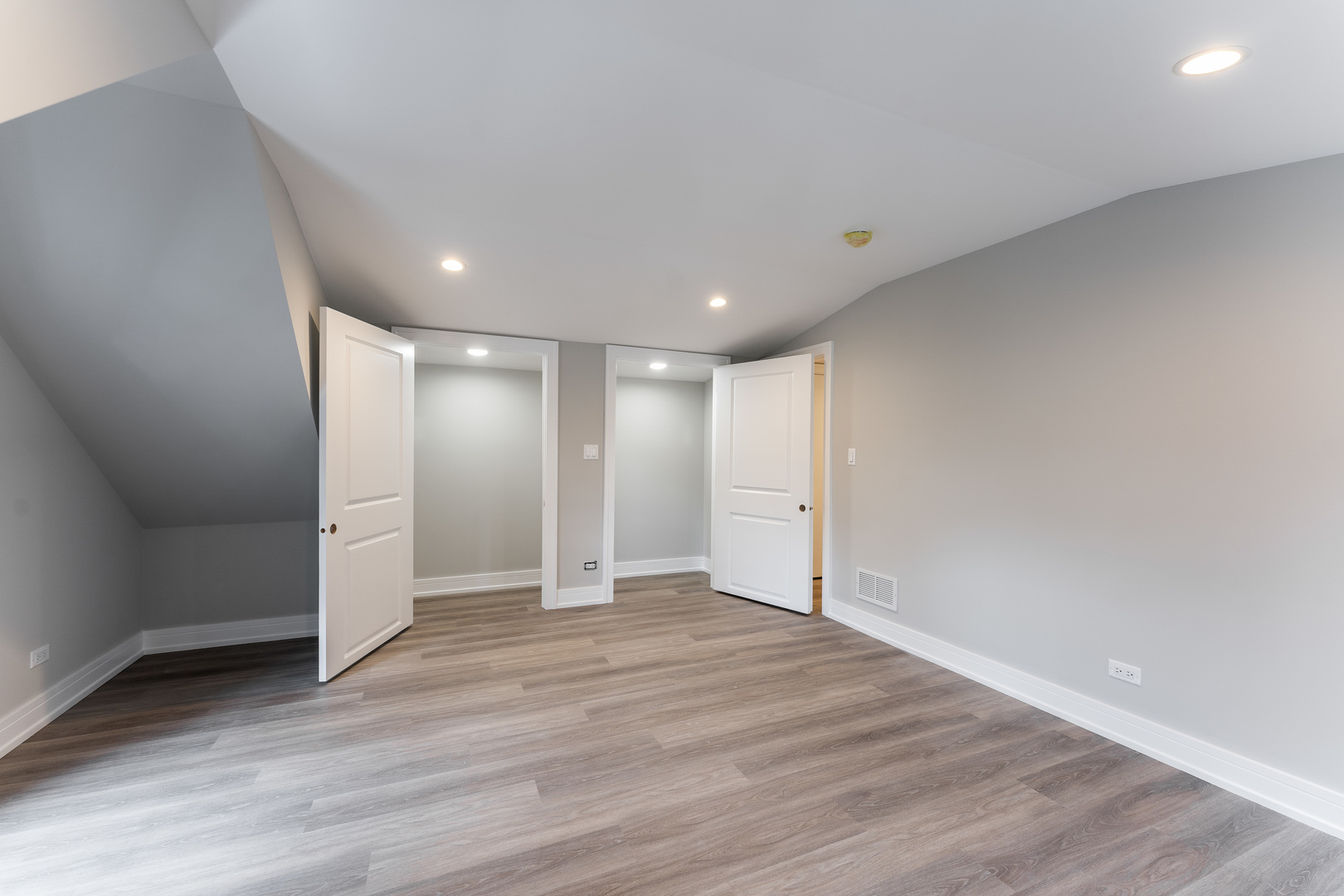 1725 North Honore Street, Unit 2R Chicago, IL 60622 - Photo 8 of 9 a view of an empty room