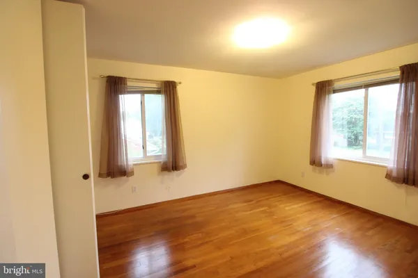 $3,500 | 7712 Royston Street, Annandale, VA 22003