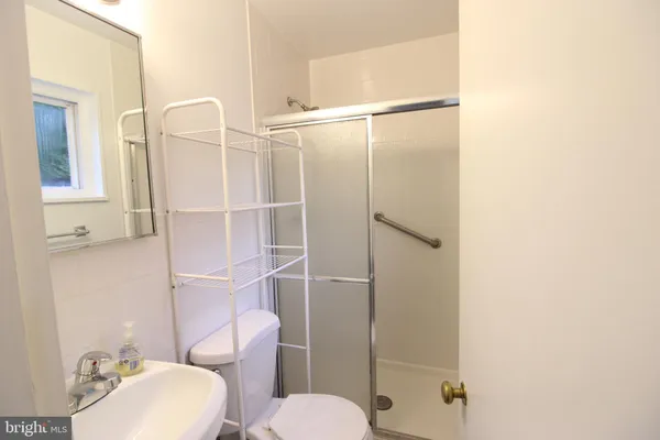 $3,500 | 7712 Royston Street, Annandale, VA 22003