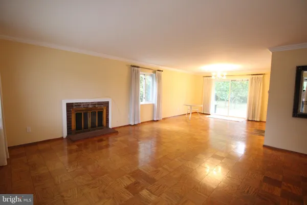 $3,500 | 7712 Royston Street, Annandale, VA 22003