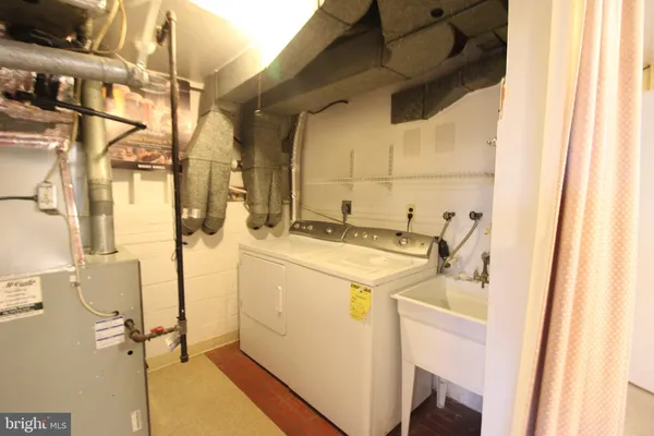 $3,500 | 7712 Royston Street, Annandale, VA 22003