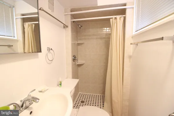$3,500 | 7712 Royston Street, Annandale, VA 22003