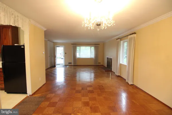 $3,500 | 7712 Royston Street, Annandale, VA 22003