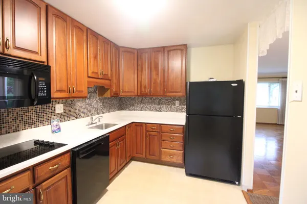 $3,500 | 7712 Royston Street, Annandale, VA 22003