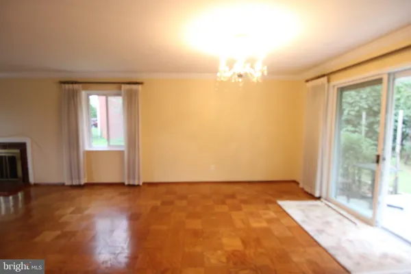 $3,500 | 7712 Royston Street, Annandale, VA 22003