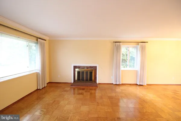 $3,500 | 7712 Royston Street, Annandale, VA 22003