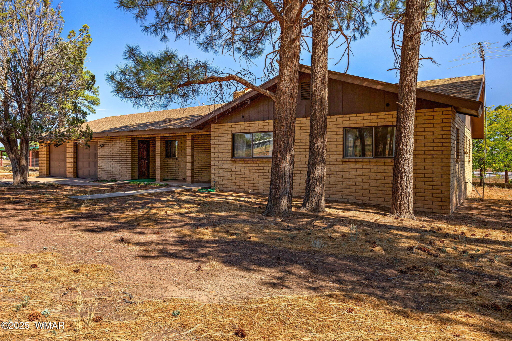 7070 Juniper Way Show Low, AZ 85901 - Photo 2 of 37 7070JuniperWay-ShowLow-AZ-3