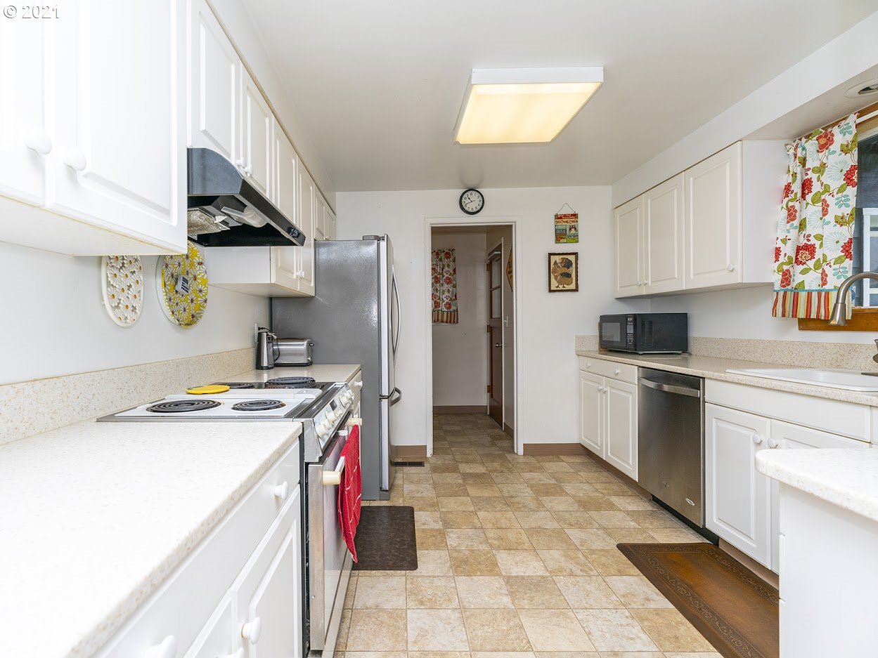 1460 Umpqua Road Woodburn, OR 97071 - Photo 9 of 24 Gallery Image 9