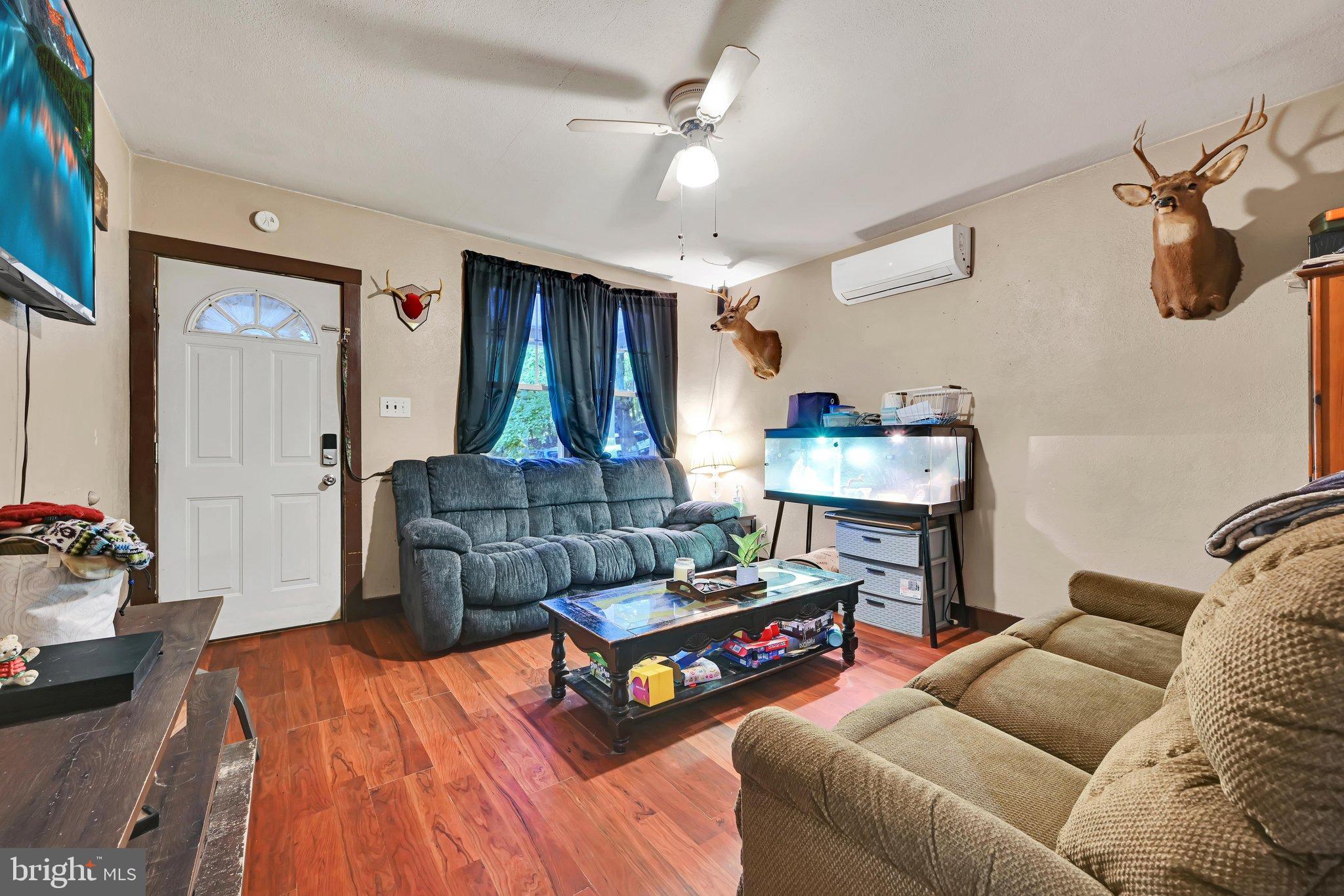 236 Coal Street Coaldale, PA 18218 - Photo 14 of 39 Living Area
