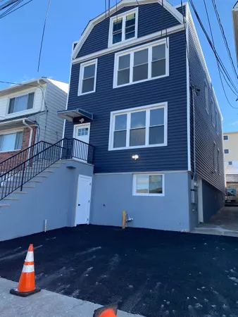$2,750 | 9124 Columbia Avenue, Unit 1 FIRST, North Bergen, NJ 07047