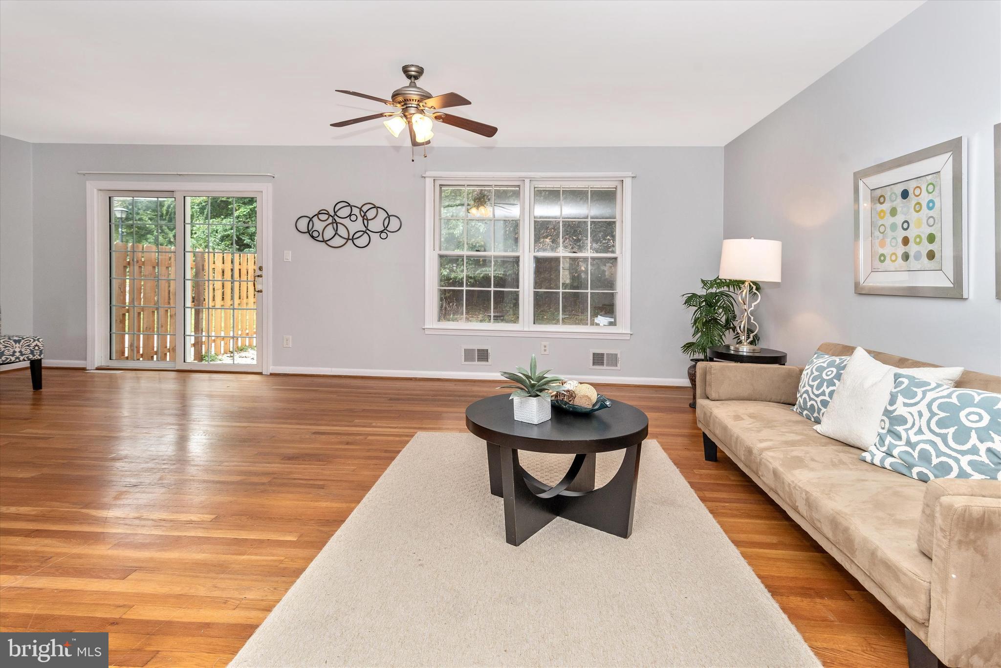 10583 Gateridge Road Cockeysville, MD 21030 - Photo 14 of 48 Living Room