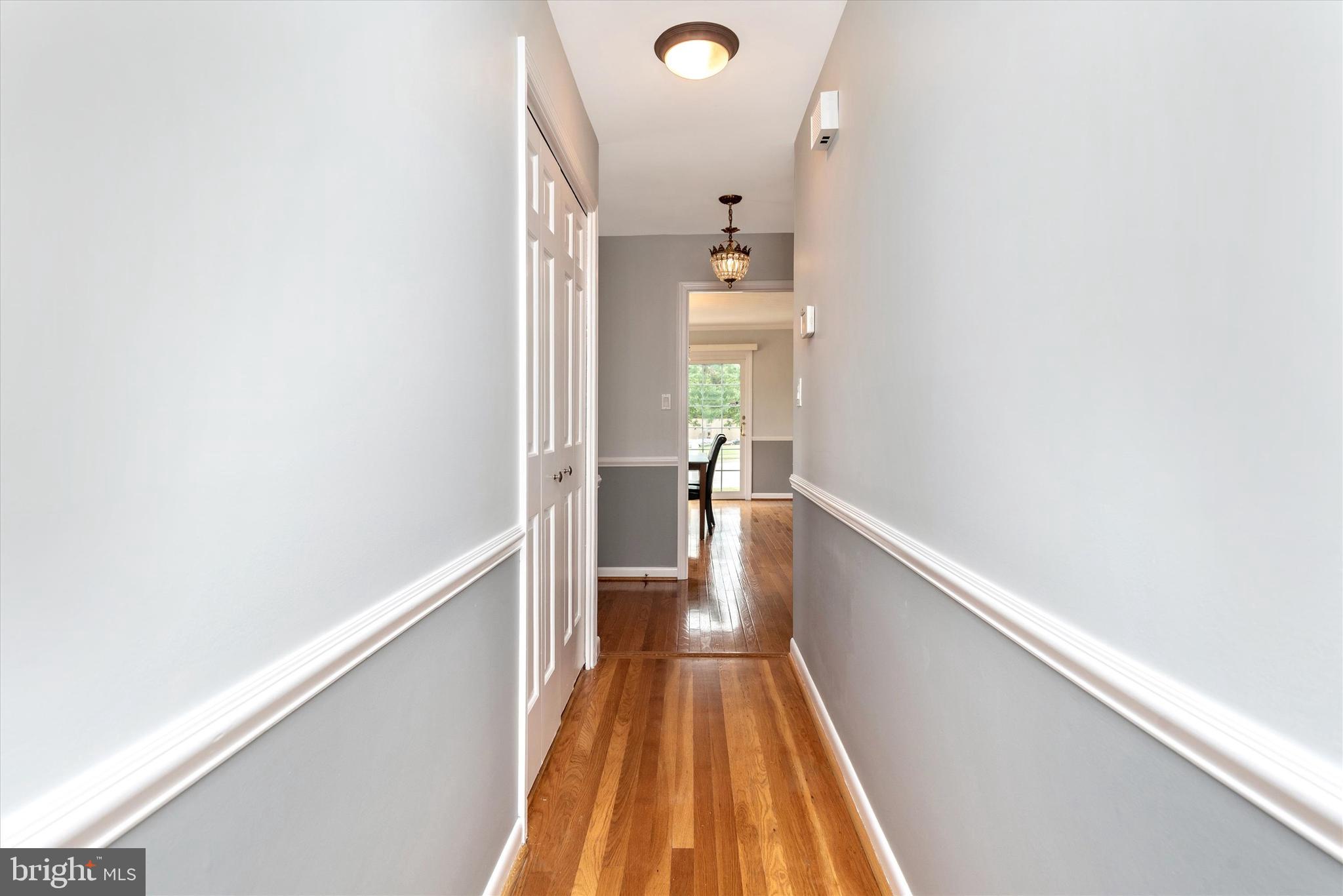 10583 Gateridge Road Cockeysville, MD 21030 - Photo 28 of 48 Hallway