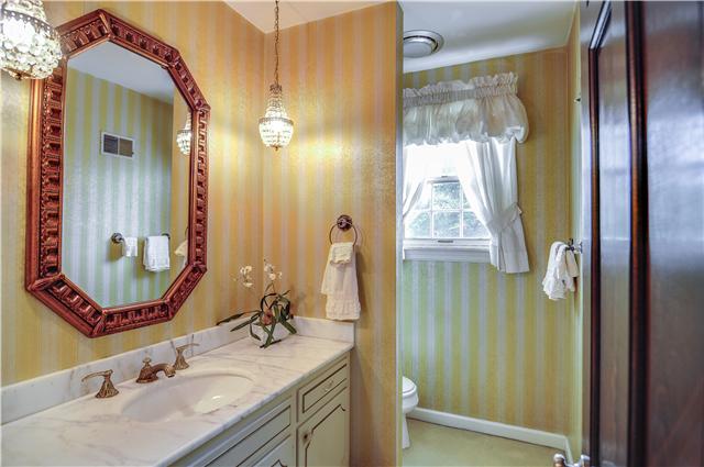 221 Arrowhead Road Franklin, TN 37069 - Photo 9 of 20 Gallery Image 9