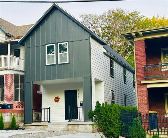 $595,000 | 2019 Summit Street, Kansas City, MO 64108