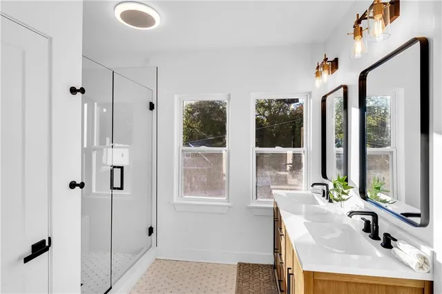 $595,000 | 2019 Summit Street, Kansas City, MO 64108